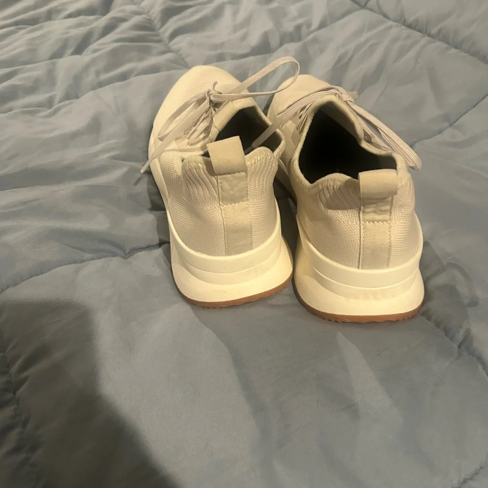 NWT Women’s Size 12 Madden M-Kelleb Ortholite Shoes